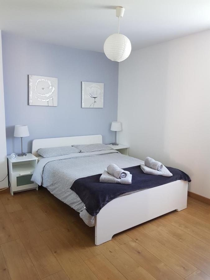 Les Trois Lions Apartment Фоа Екстериор снимка