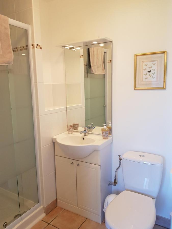 Les Trois Lions Apartment Фоа Екстериор снимка