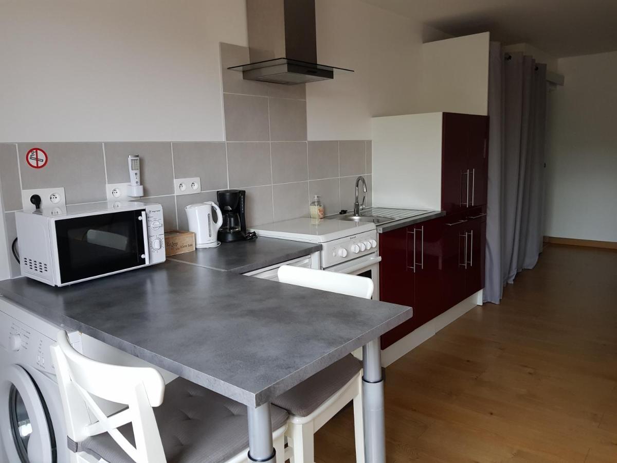 Les Trois Lions Apartment Фоа Екстериор снимка